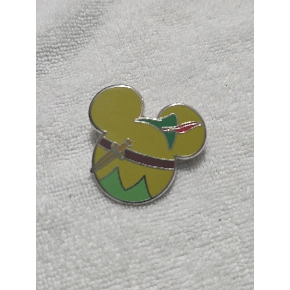 Disney - Mystery Pin - Mickey Mouse Icon - Peter Pan - Resort Exclusive - #86555